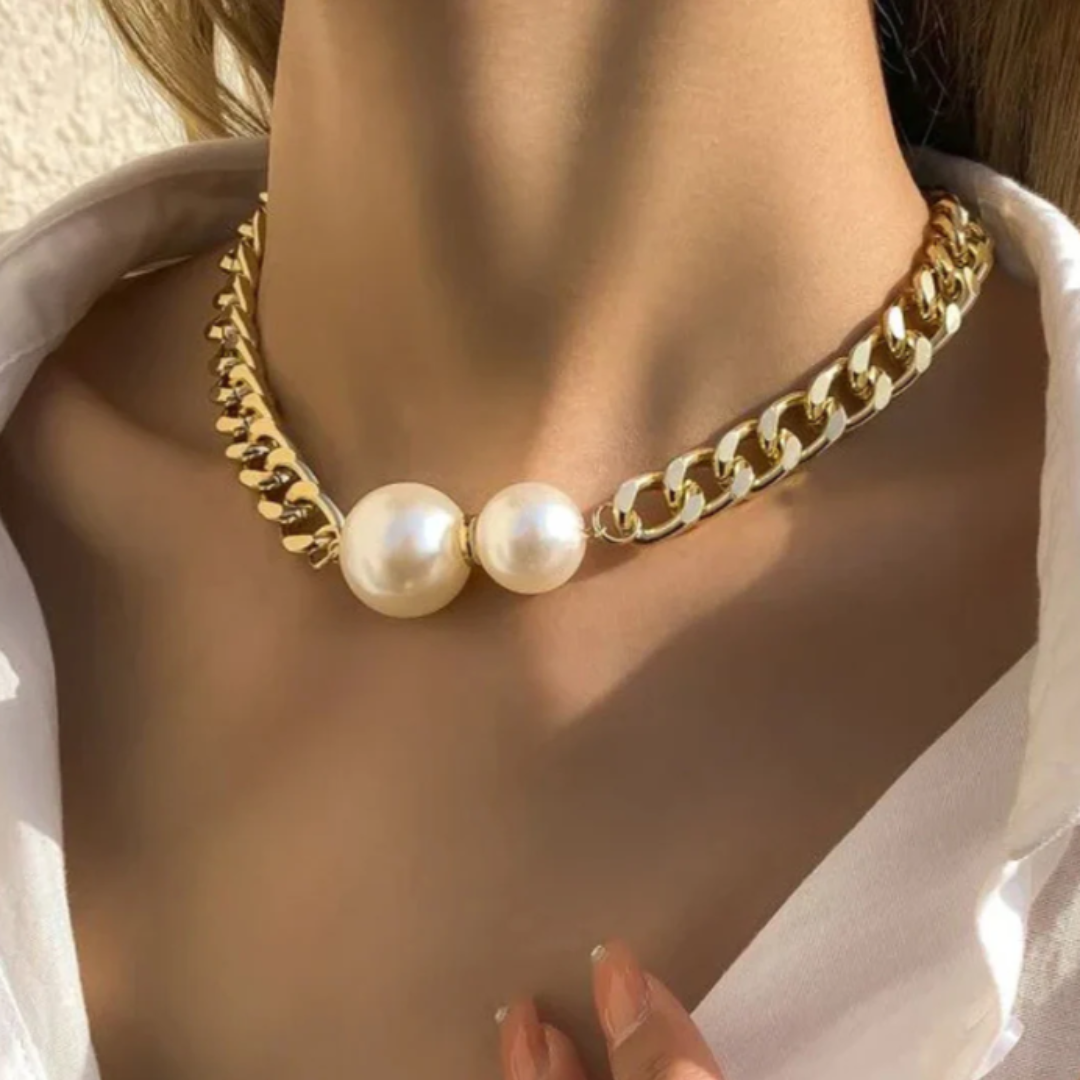 Double Necklace with Elegant Pearls
