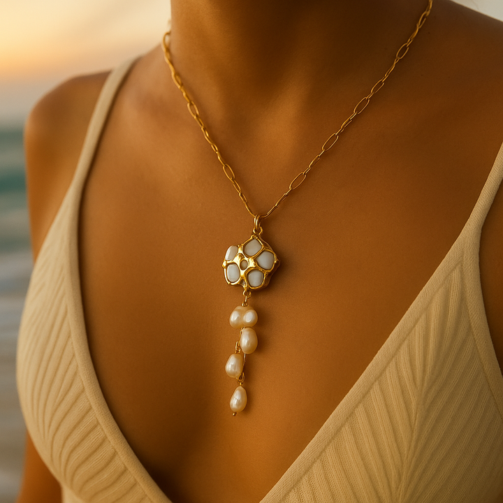 Anemonea Pearl Pendant Necklace