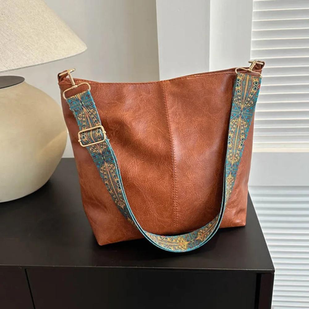Chelsey's Classic Leather Shoulder Bag with Vintage Charm