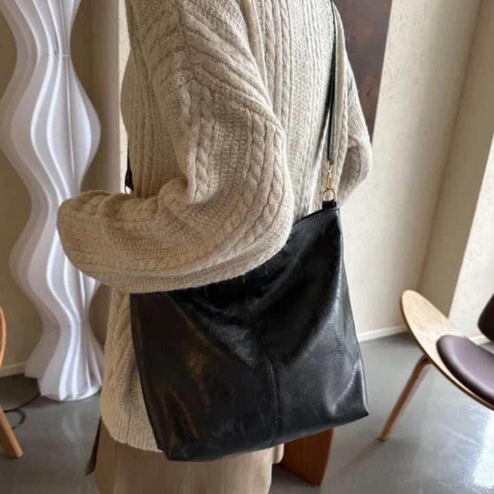 Chelsey's Classic Leather Shoulder Bag with Vintage Charm