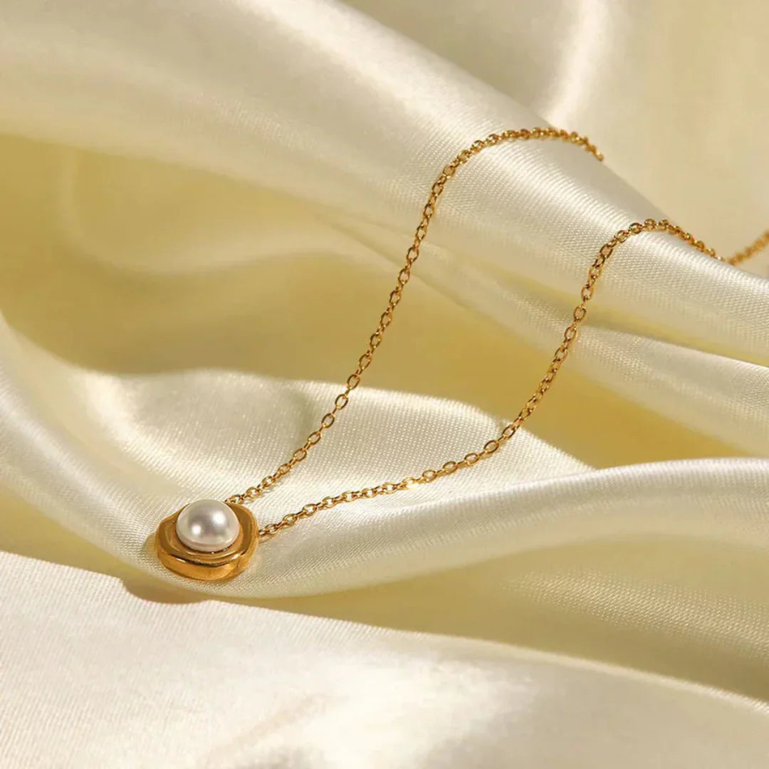 Gold Plated Necklace with Saltwater Pearl